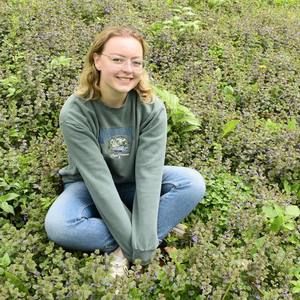 Meet your Posher, Caitlin